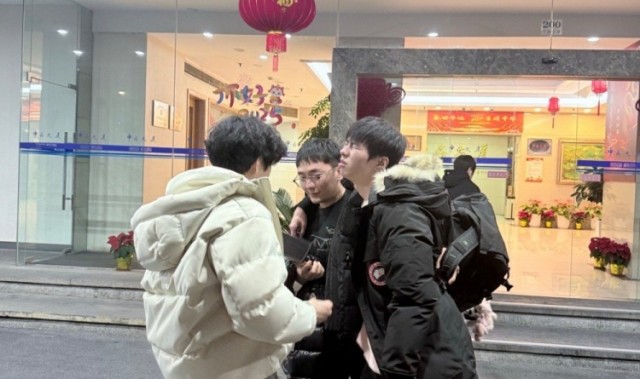 Wink发文:我这坎坷的新年,一顿饱饭不给吃