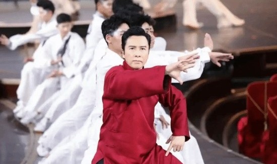 猴子偷桃?甄子丹答中国人都会功夫么:多少会一点,你们要小心!