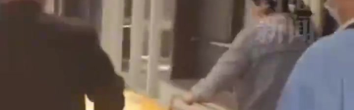 心碎💔18岁郭嘉璇不幸离世，父亲送别痛哭大喊“儿子”